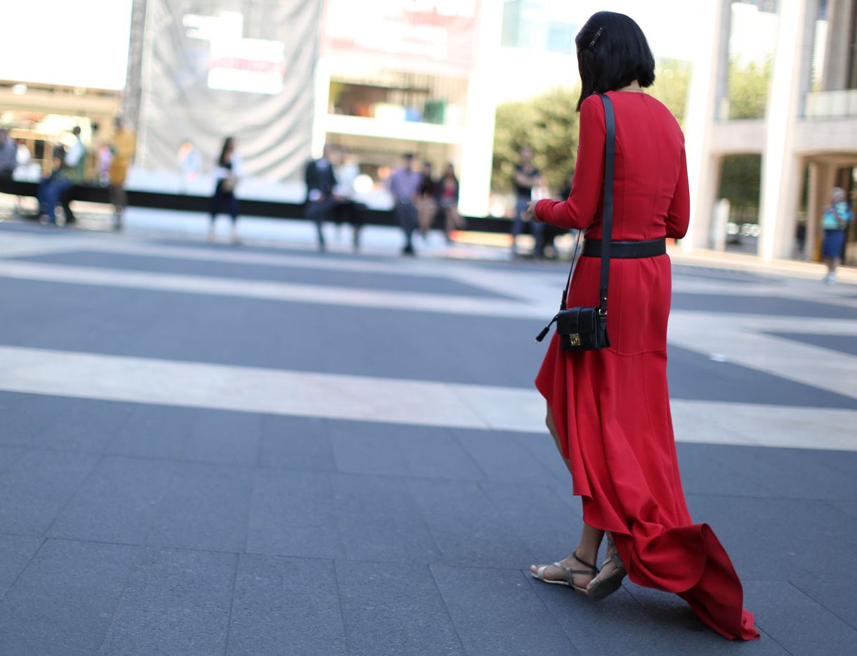 Red alert: ιδέες για ντύσιμο με βάση το κόκκινο, από τη Νέα Υόρκη